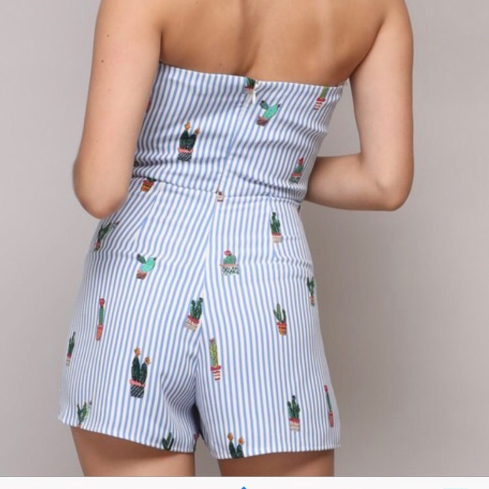Off The Shoulder Romper - Picture 4 of 7